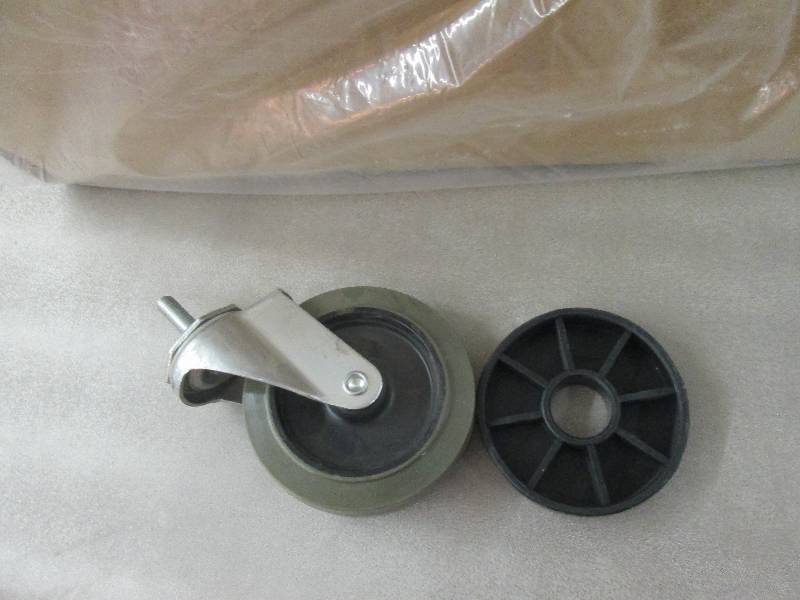 Lot of 12  HDX 4 inch Casters Retai...