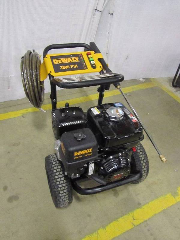 lot 2 image: Honda GX270 3,800 psi 3.5 GPM Gas Pressure Washer