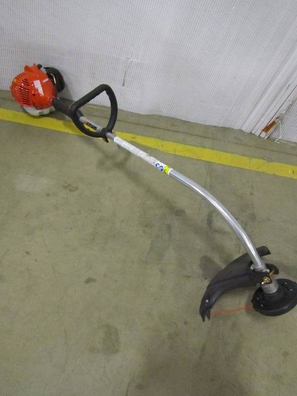 lot 5 image: ECHO 2 Cycle 21.2cc Curved Shaft Gas Trimmer