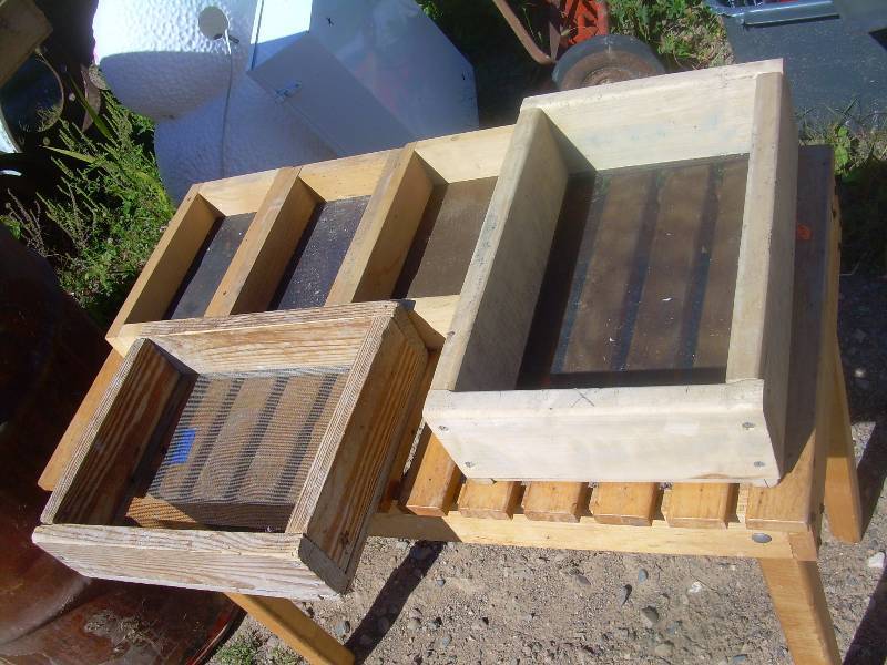 5 WOOD BOXES WITH SCREENS AT BOTTOM
