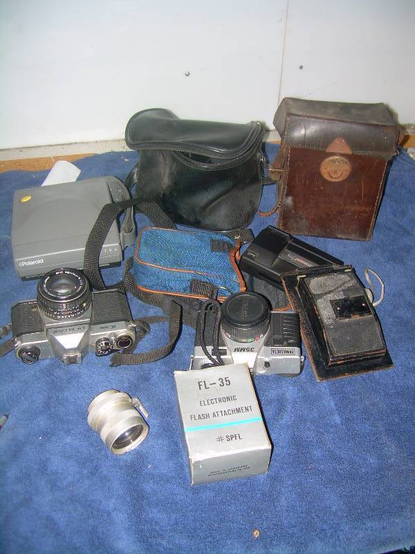 VINTAGE AND COLLECTIBLE CAMERAS