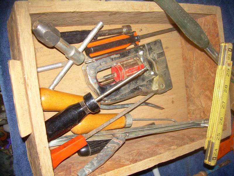 MULTIPLE HAND TOOLS