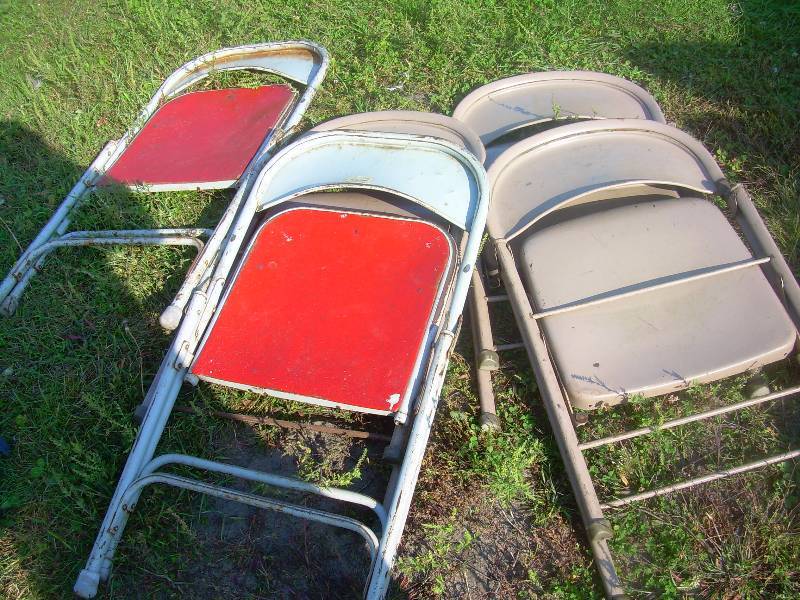 5 STEEL FOLDING CHAIRS