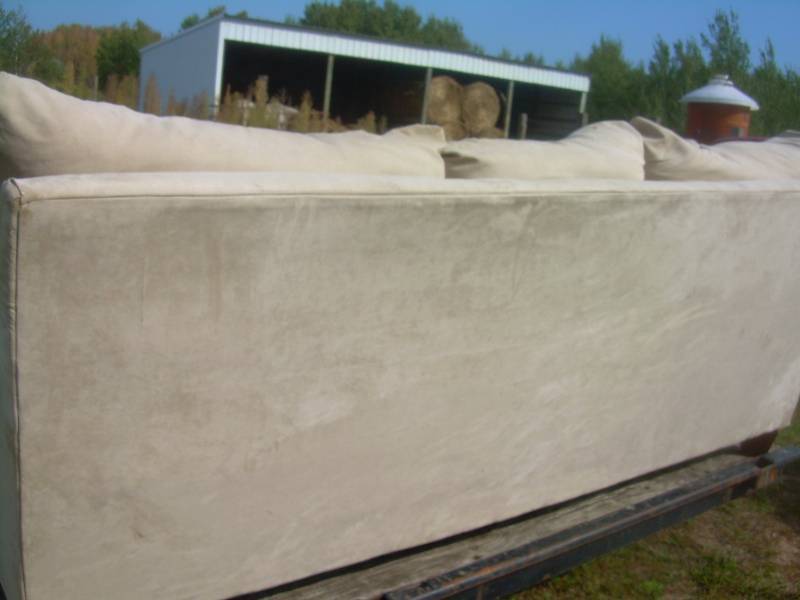 NEWER FULL SIZE BEIGE COUCH