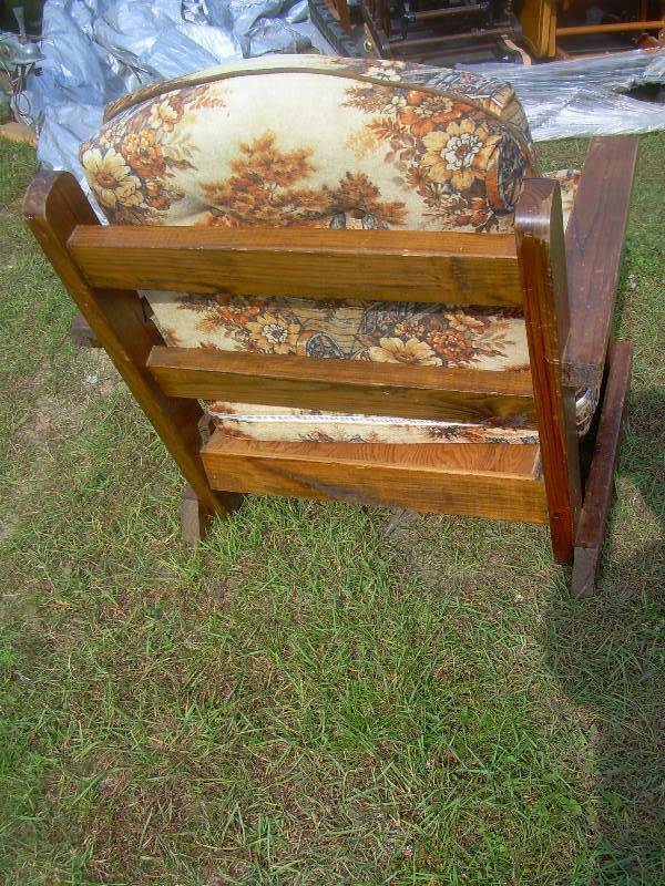 WOOD FRAMED ARM CHAIR