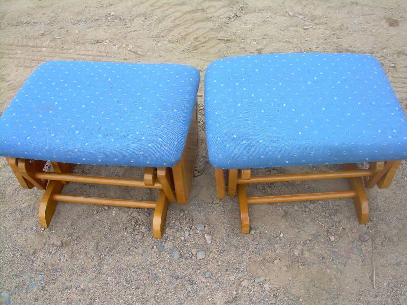 2 FOOT STOOLS