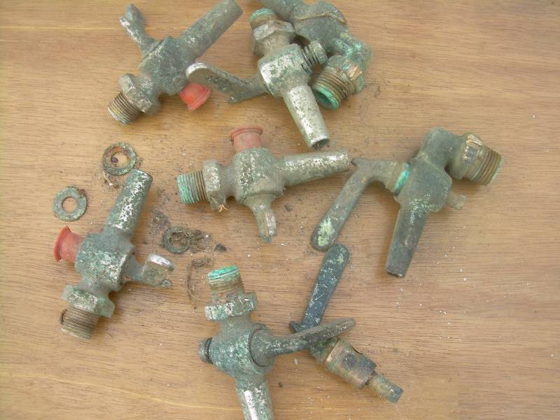 VINTAGE MILKER NOZZELS