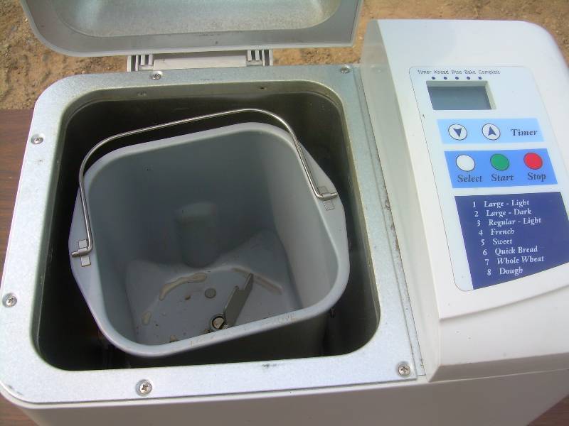 KITCHEN AIDE BREAD MACHINE