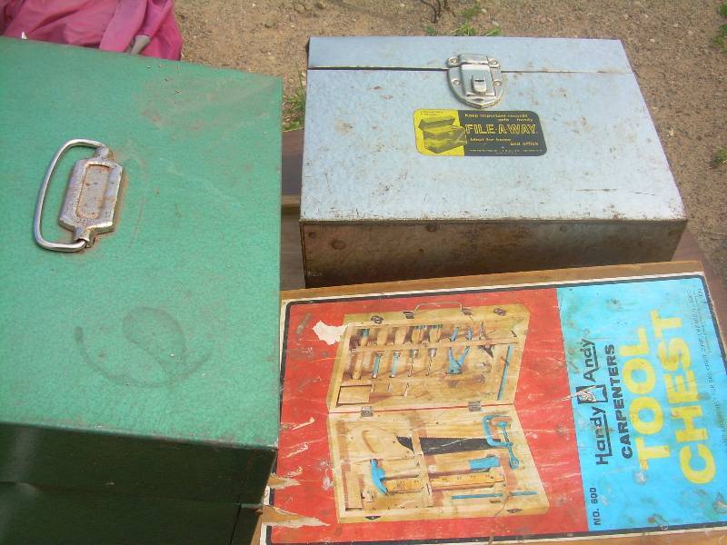 2 METAL AND 1 WOOD BOX