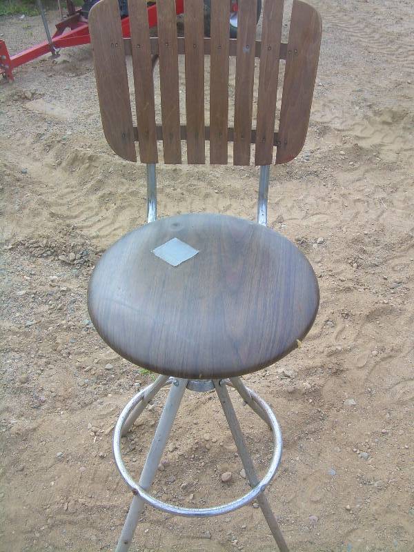 VINTAGE HIGH BAR STOOL