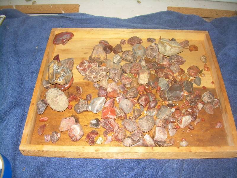 MULTIPLE AGATES