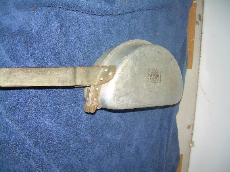 VINTAGE ALUMINUM WRAEEVER OMLET PAN