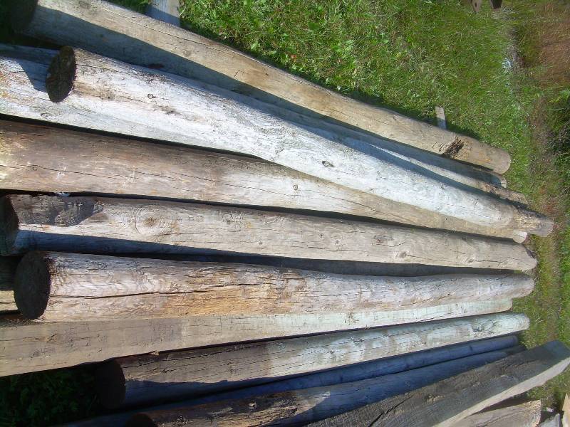 WOOD FENCE POSTS