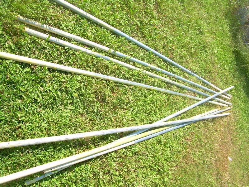 8 METAL POLES