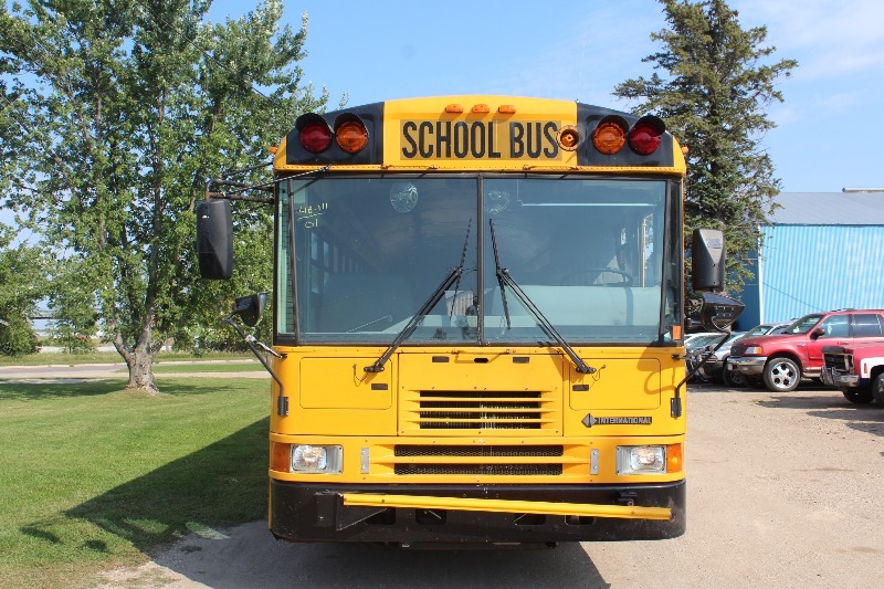 lot 1803 image: 2001 International 3000 88 Passenger School Bus