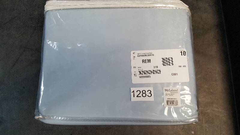 lot 1283 image: McLeland Design 400 Thread Count Cotton Sateen Sheet Set - Light Blue - Queen Size