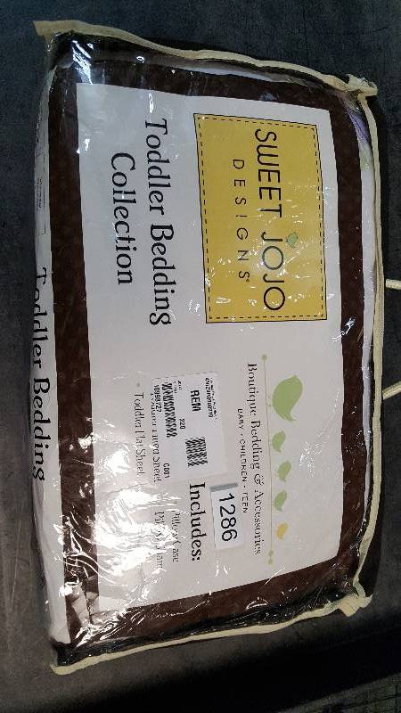 lot 1286 image: Sweet Jojo Designs Pink and Purple Butterfly Collection 5-Pc. Toddler Bedding Set