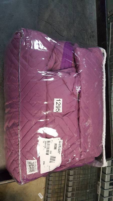 lot 1295 image: alcove Reversible Coverlet Set - Purple  Bright Purple - King Size