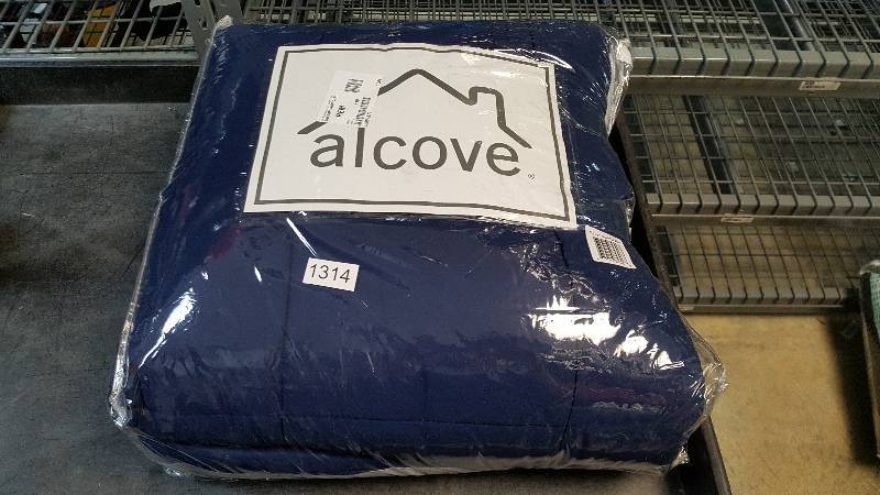 lot 1314 image: alcove Solid Color Microfiber Reversible Comforter - Blue - Queen Size