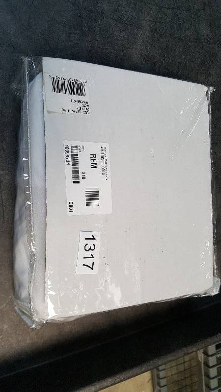 lot 1317 image: Waterproof Mattress Protector - Queen Size