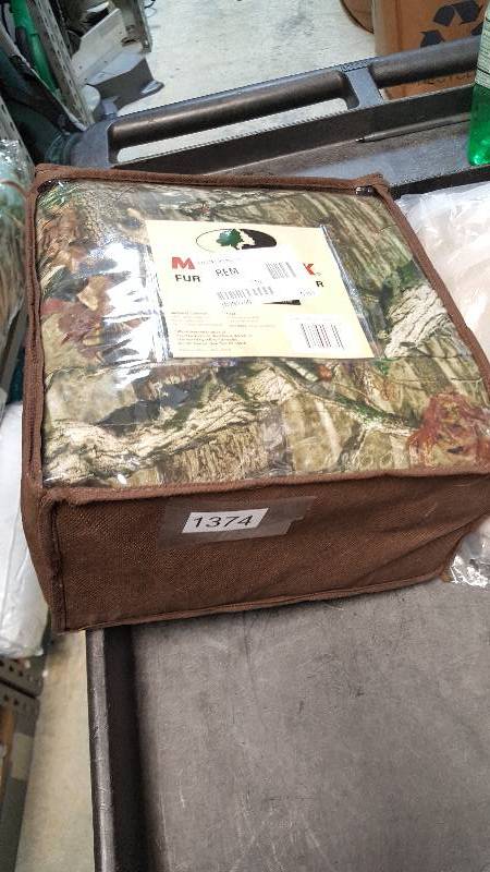 lot 1374 image: Innovative Textile Solutions Mossy Oak Break-Up Infinity Loveseat Protector