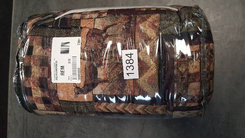 lot 1384 image: Innovative Textile Solutions Lodge Quilted Microfiber Pet Loveseat Protector