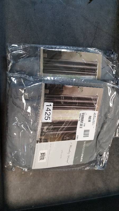 lot 1425 image: Madison Park Cody Foamback 42 x 63 Grommet Panel - Gray
