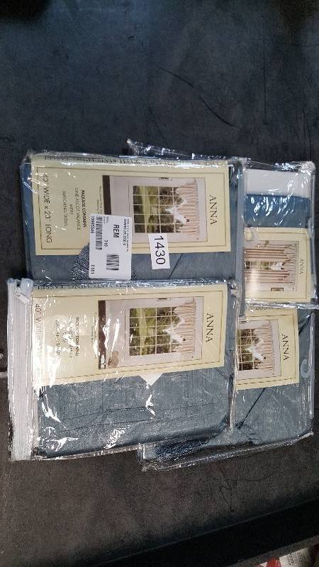 lot 1430 image: Lot of 4 - United Anna 42 x 24 Ascot Valance - Blue