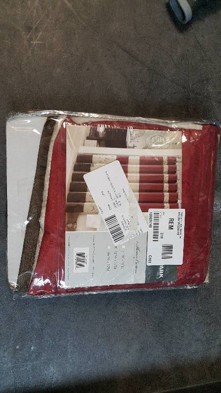 lot 1452 image: Madison Park Belle Shower Curtain