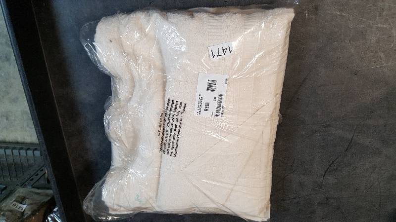 lot 1471 image: McLeland Design 12-Pc. Fade Resistant Towel Set - Cream