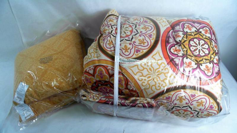 lot 1342 image: alcove Tristan 20-Pc. Bedroom Set - Queen Size