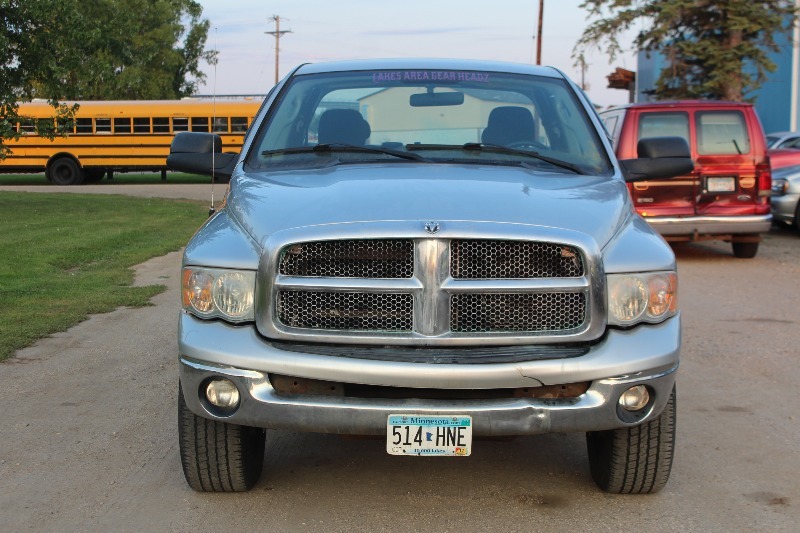 lot 1791 image: 2004 Dodge Ram Quad Cab 4x4 SLT HEMI