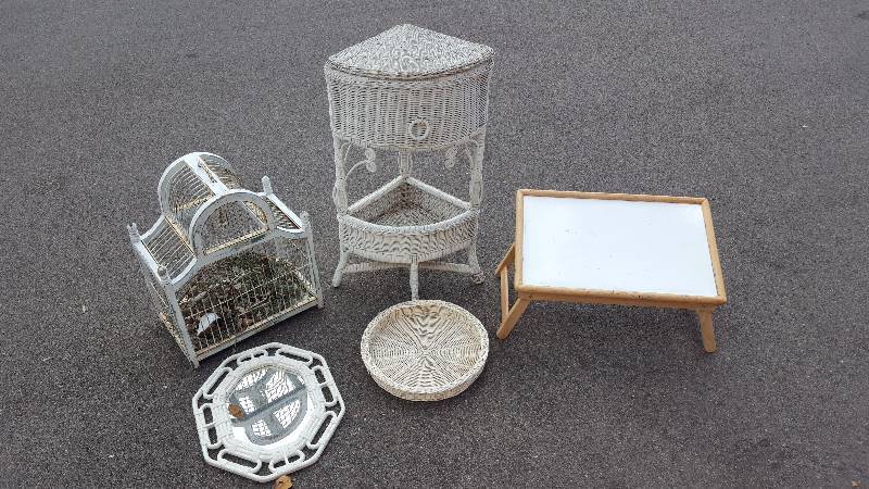 lot 35 image: Lot Of White Wicker & Other Decor Items