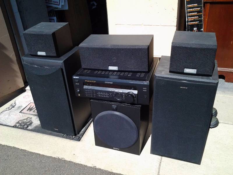 lot 5 image: Sony AmFm Stereo Receiver STR-DD635 With Sub, 2-Towers, 1-Center Speaker, 2-Satellites