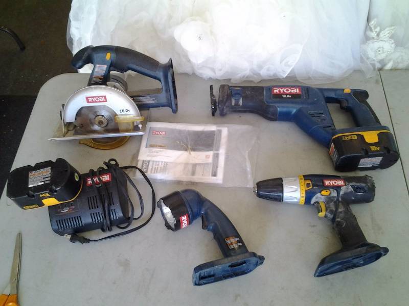 lot 17 image: Ryobi 18-Volt Tool Set