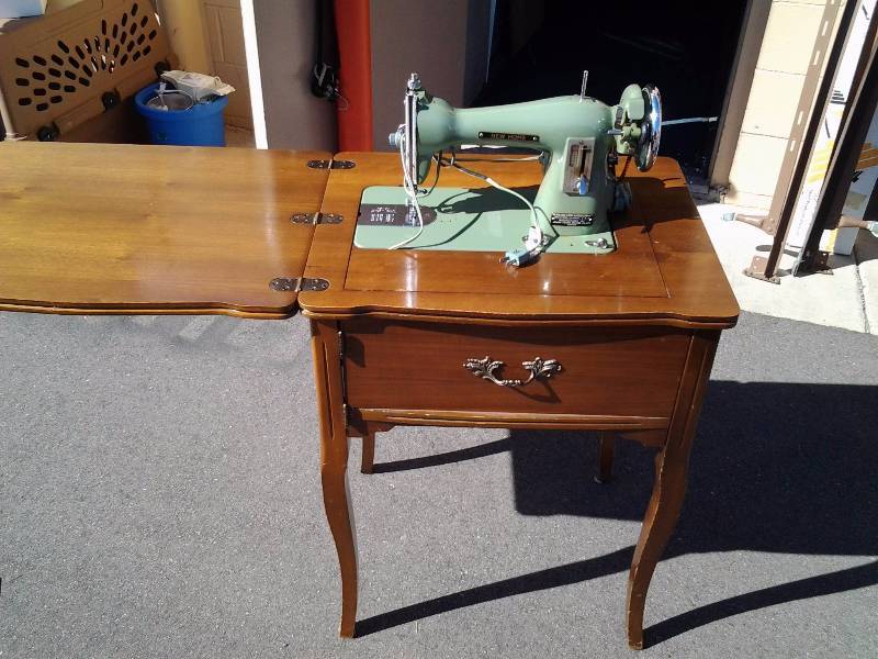 lot 33 image: New Home Brand Sewing Machine Model 170 (With Nice Cabinet)