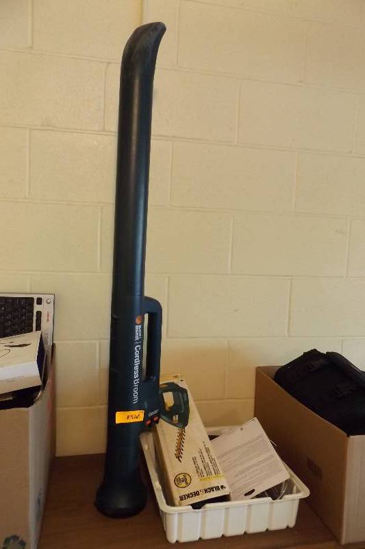 Black and Decker Shrubber and Broom