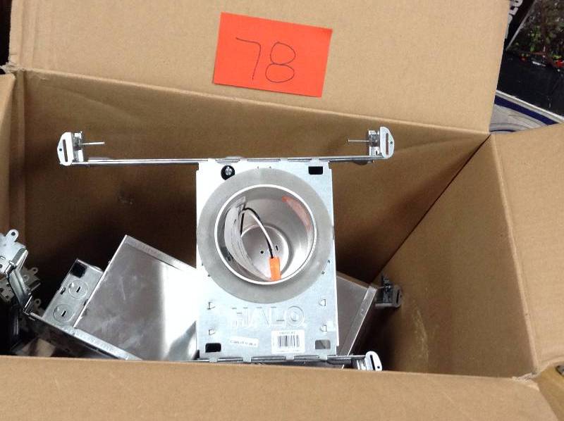 lot 78 image: Lot of Halo H995ICAT 4 LED Housing 4 LED Housing