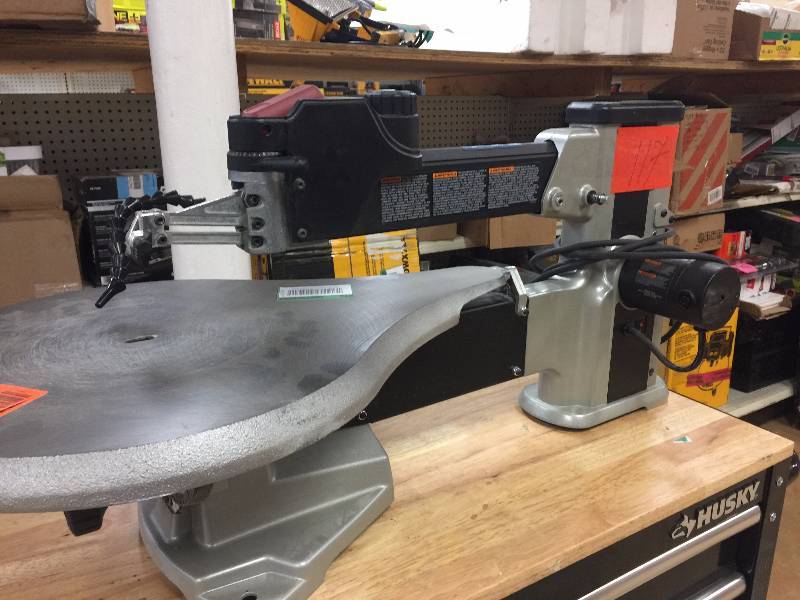 lot 117 image: Delta 40-694. 20 in. Variable Speed Scroll Saw used