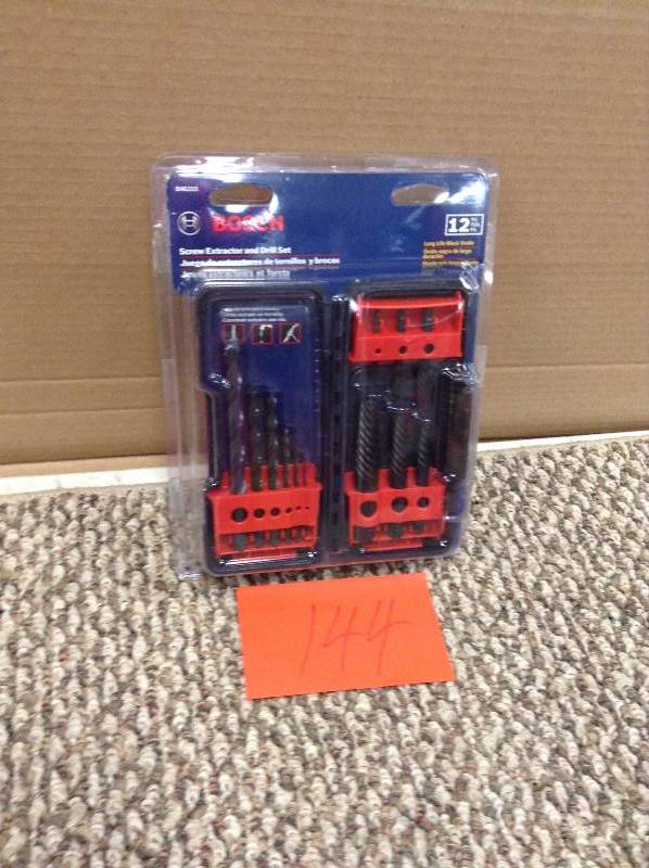 lot 144 image: Bosch B46215 Screw Extractor and Drill Set