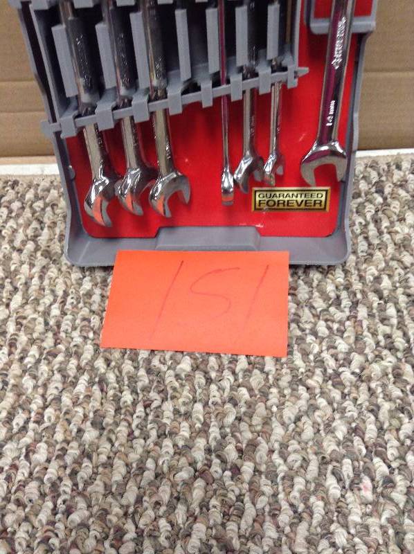 lot 151 image: Husky Combo Ratcheting Wrench Set 6 pcs only