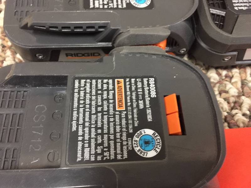 lot 121 image: Lot of 3 Ridgid batteries 18V