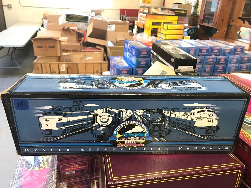 lot 101 image: MTH LACKAWANNA DIESEL ENGINE