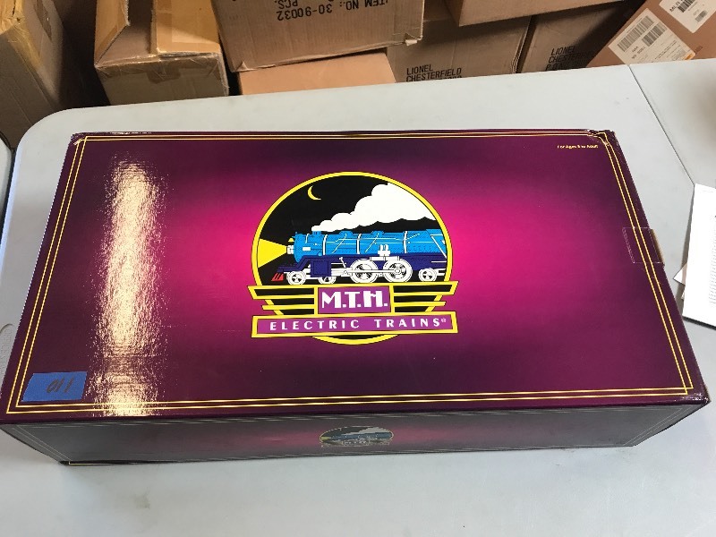 lot 110 image: MTH MILWAUKEE ROAD HIAWATHA STEAM ENGINE