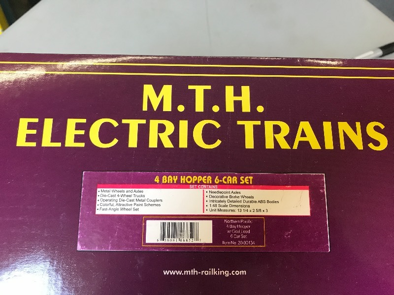 lot 131 image: MTH NORTHERN PACIFIC 4 BAY HOPPER 6 CAR SET