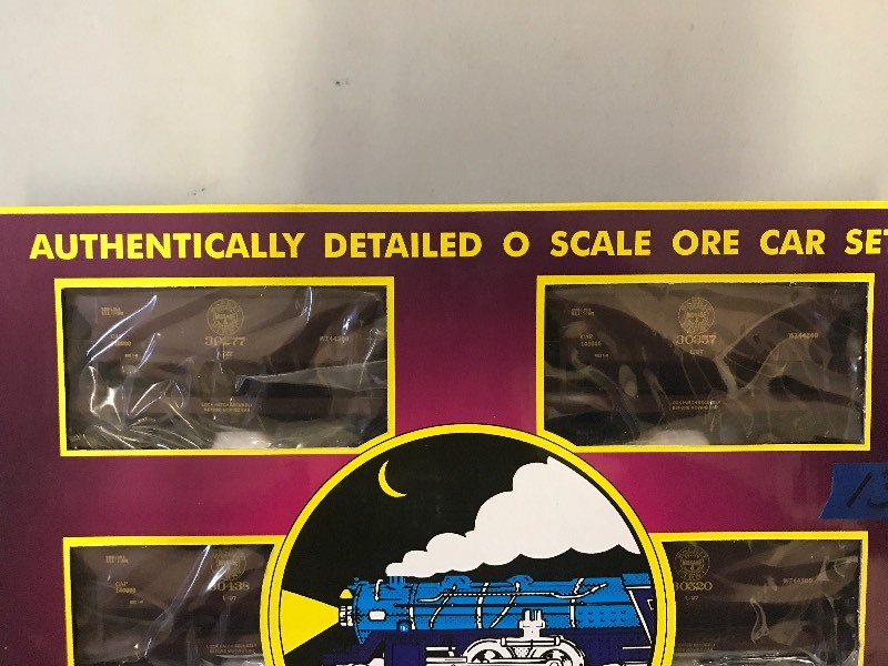 lot 139 image: MTH DULUTH, MISSABE, & IRON RANGE ORE CAR SET
