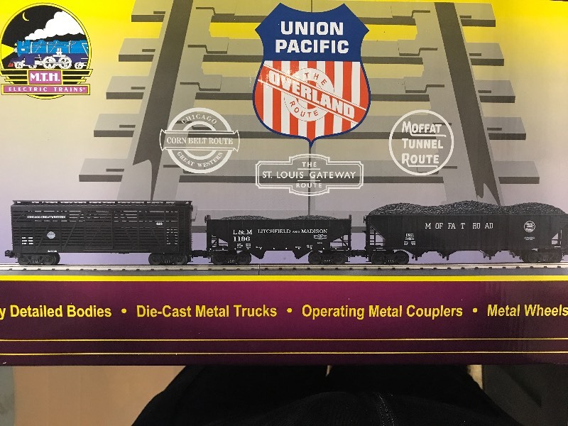 lot 141 image: MTH UNION PACIFIC MERGER SERIES FREIGHT CAR SET