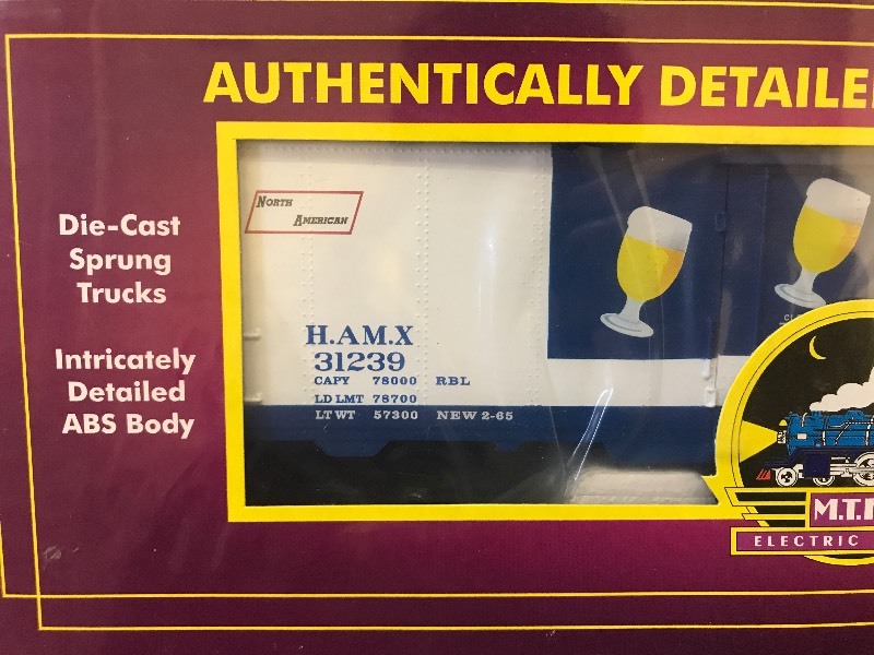 lot 144 image: MTH HAMMS BEER 40 REEFER CAR SET OF 2
