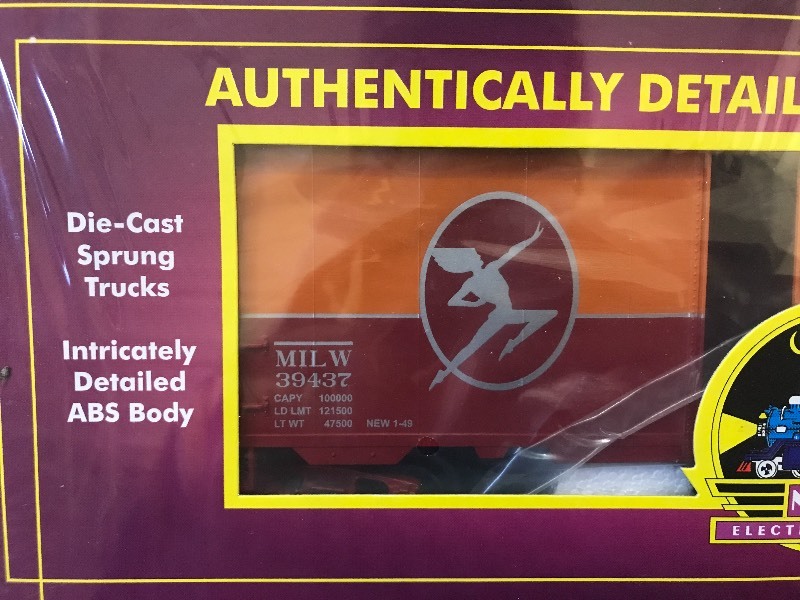 lot 145 image: MTH MILWAUKEE ROAD 40 BOX CAR SET OF 2