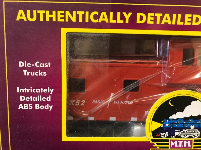 lot 148 image: MTH GREAT NORTHERN EXTENDED VISION CABOOSE